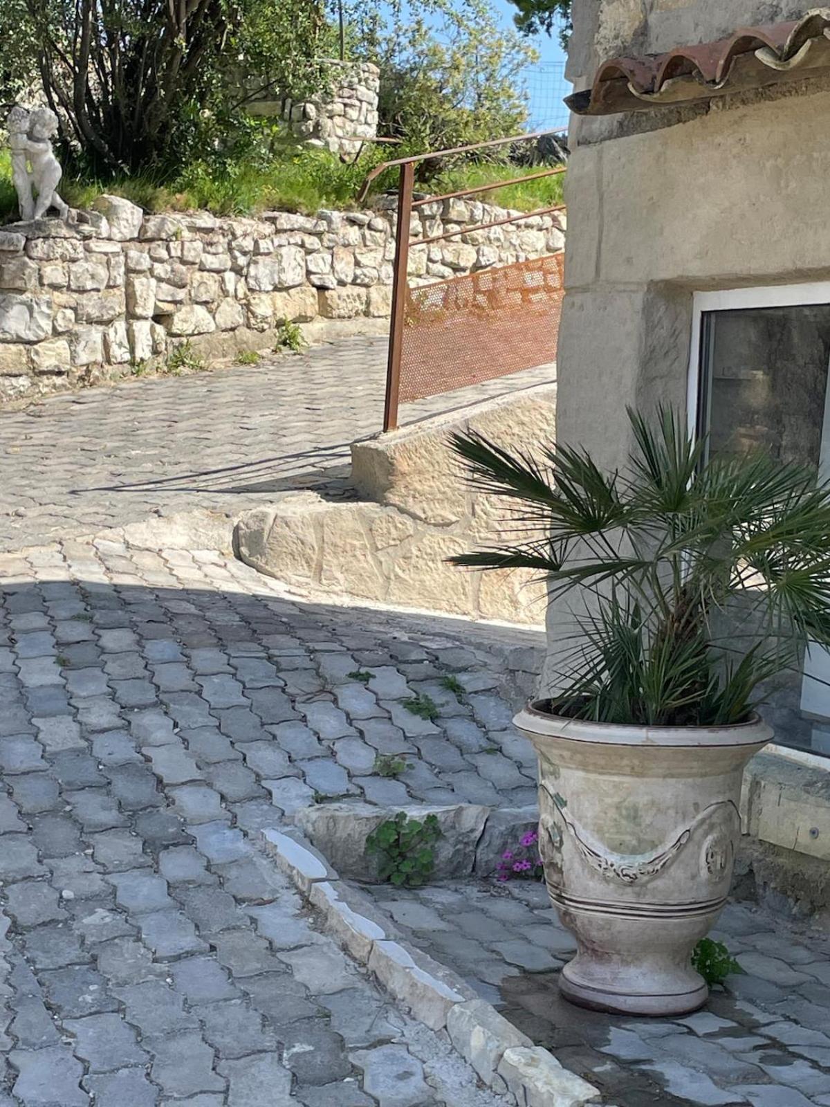 Le Castellas - Gite En Pleine Nature Montmirat Exterior photo